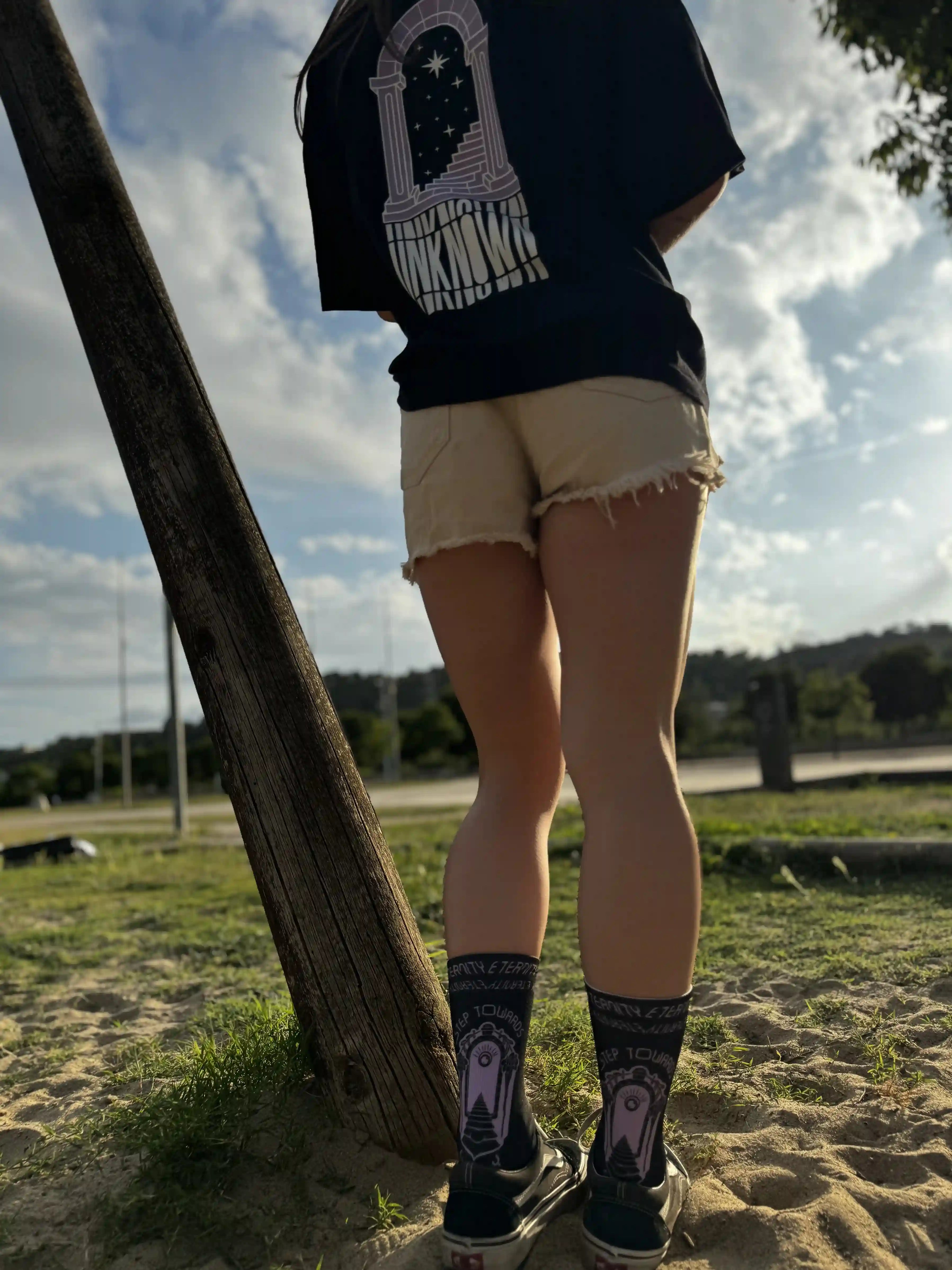 UNKNOWN - CAMISETA NEGRA OVERSIZED BOXY FIT