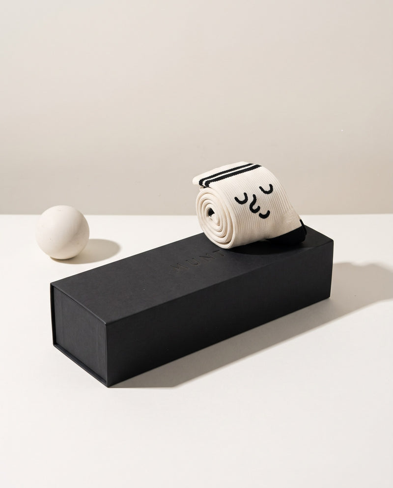 Thursday — White. The White pair on the closed case.