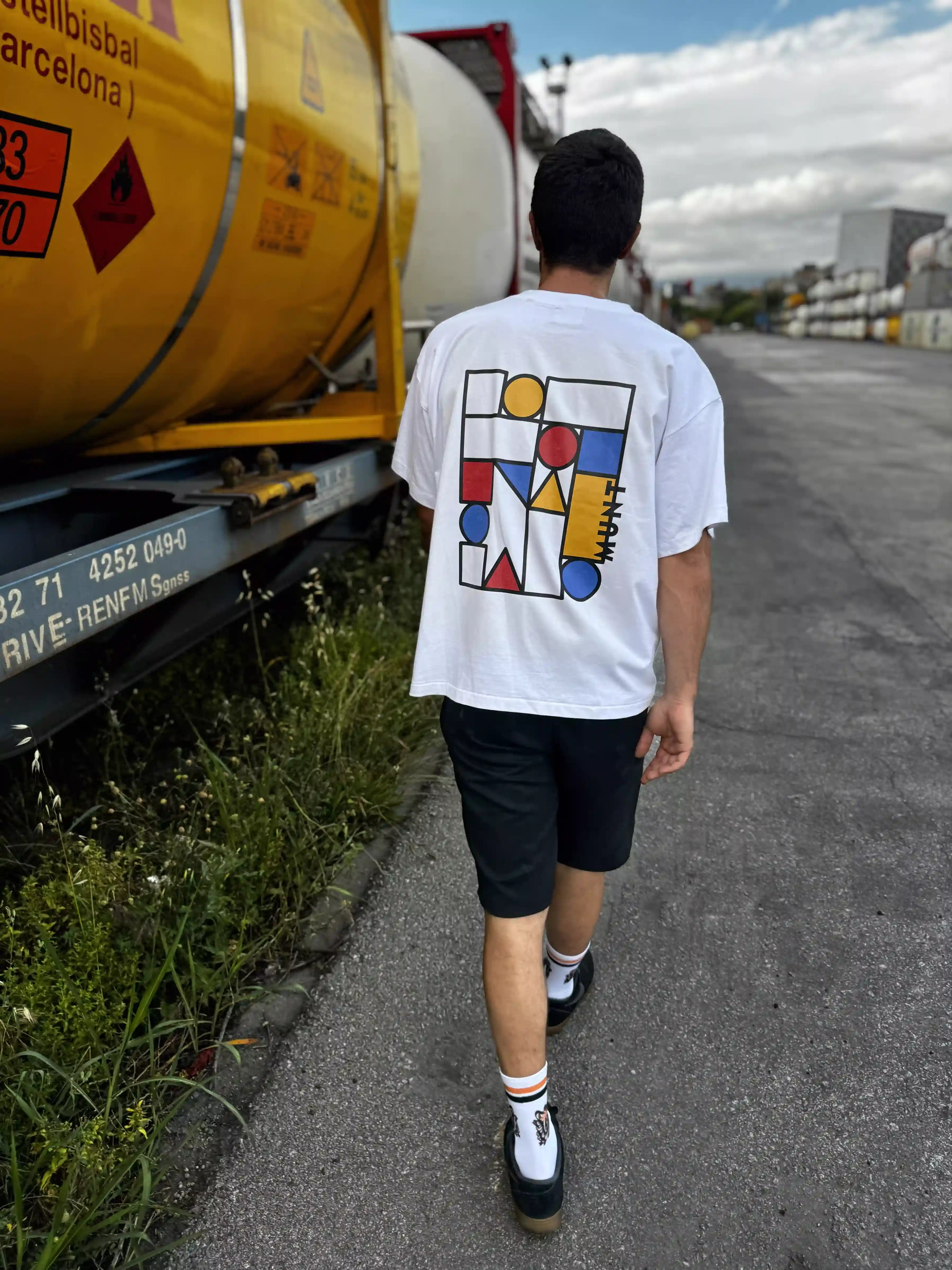 BAU - OVERSIZED BOXY FIT WHITE T-SHIRT